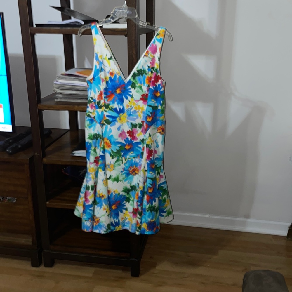 Ralph Lauren Spring sleeveless Dress.  V-Shape in the front and back .